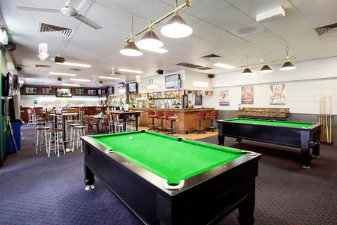 Upper Ross Hotel - Sunshine Coast Guide 3