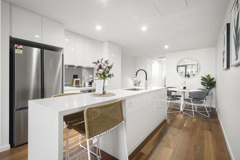 Urban Rest - Founders Lane - Sunshine Coast Guide 0