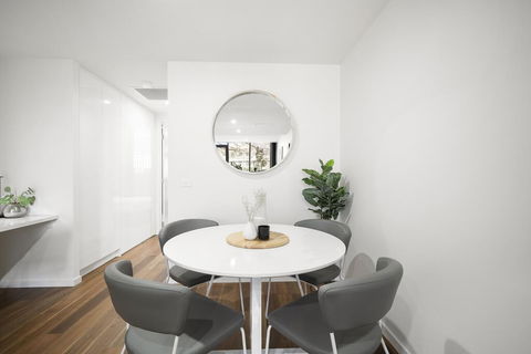 Urban Rest - Founders Lane - Sunshine Coast Guide 3