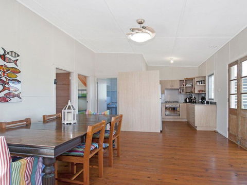 Urchins - Funky Comfort And Style - Sunshine Coast Guide 1