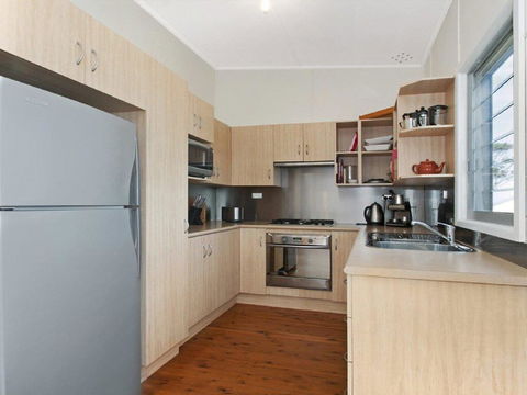 Urchins - Funky Comfort And Style - Sunshine Coast Guide 2