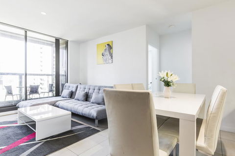 UWS Madison Melbourne CBD Apartment - Sunshine Coast Guide 2