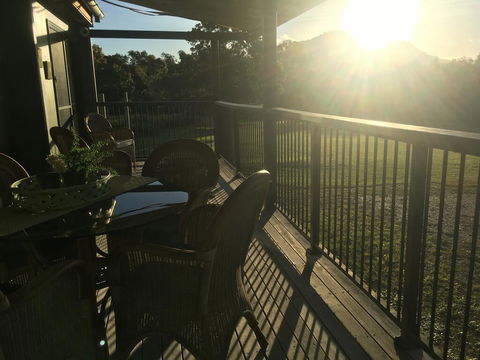 Valley Views Lodge Port Douglas - Sunshine Coast Guide 3