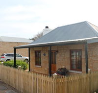 Victoria Cottage - Sunshine Coast Guide