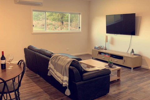 Victoria Valley With A View - Sunshine Coast Guide 0