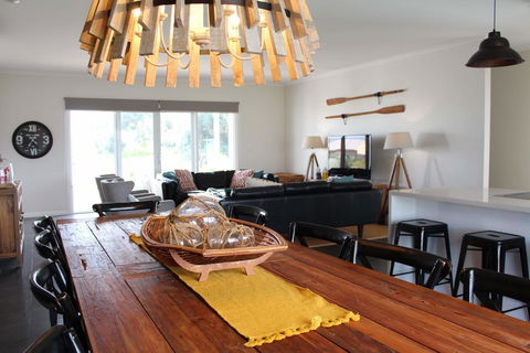 Villa Malmo - Sunshine Coast Guide 1
