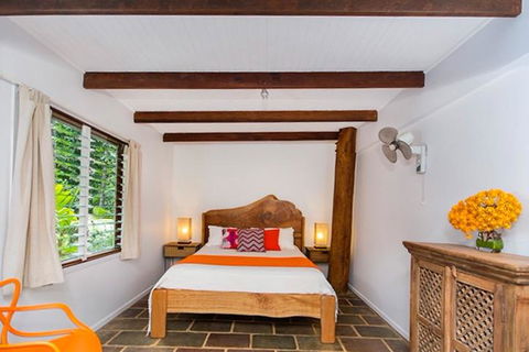 Villa Zena - Sunshine Coast Guide 1
