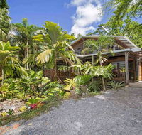Villa Zena - Sunshine Coast Guide