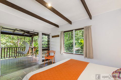 Villa Zena - Sunshine Coast Guide 3