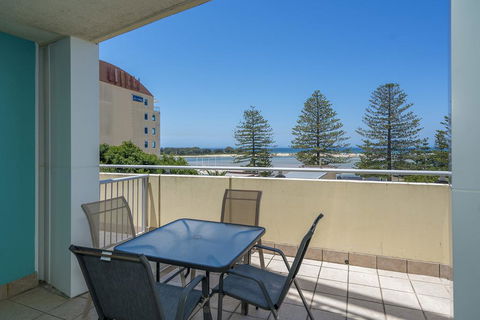 Waldorf, Unit 409 - The Entrance, NSW - Sunshine Coast Guide 0