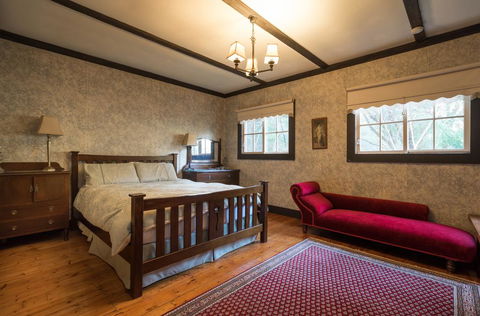 Walhalla Coach House - Sunshine Coast Guide 1