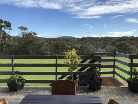 Walpole Hotel Motel - Sunshine Coast Guide 3