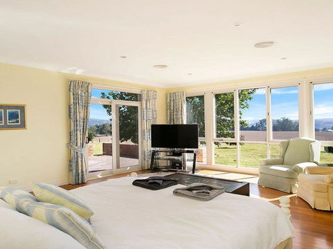 Warrington Park - Bendooley Hill - Sunshine Coast Guide 3