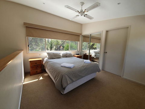 Waterfront Retreat At Wattle Point - Sunshine Coast Guide 3