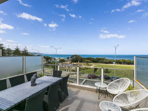 WATERFRONT THREE- In The Heart Of Lorne - Sunshine Coast Guide 0
