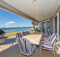 Waterfront Wonderland Foreshore Drive 41 - Sunshine Coast Guide
