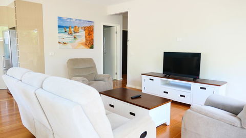 Apollo Bay Seal Apartments - Sunshine Coast Guide 7