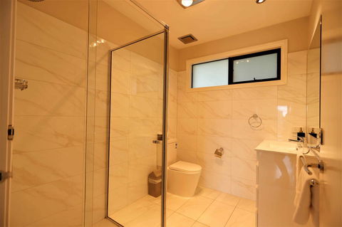 Apollo Bay Seal Apartments - Sunshine Coast Guide 21