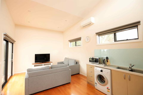 Apollo Bay Seal Apartments - Sunshine Coast Guide 18