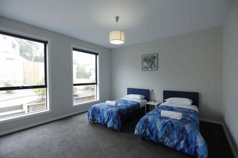 Apollo Bay Seal Apartments - Sunshine Coast Guide 28