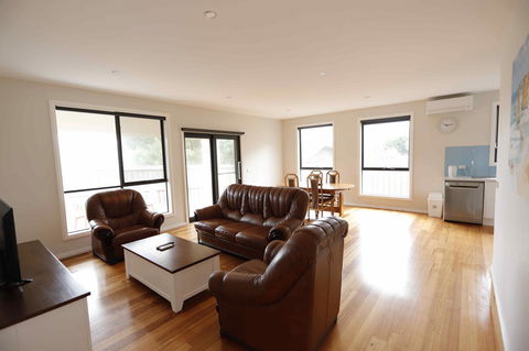 Apollo Bay Seal Apartments - Sunshine Coast Guide 26