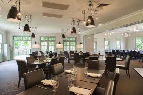 Oscar\'s On The Yarra - Sunshine Coast Guide 17