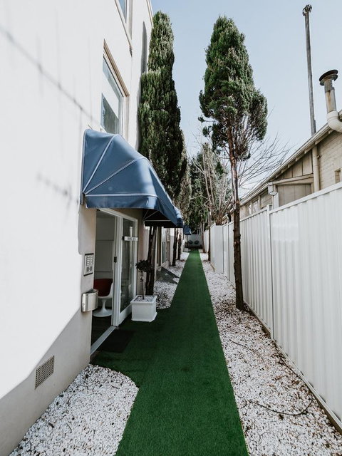 SoYa Apartment Hotel - Sunshine Coast Guide 4