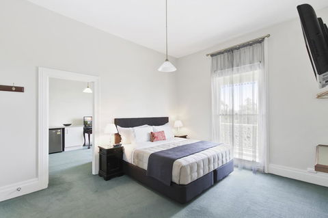The Riversleigh - Sunshine Coast Guide 24