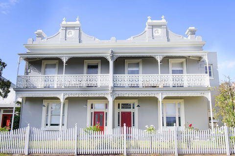 The Riversleigh - Sunshine Coast Guide 21