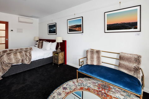 Daylesford Art Motel - Sunshine Coast Guide 16