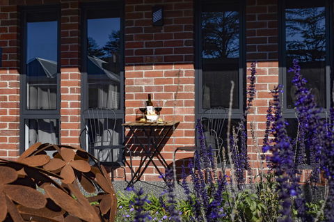 Daylesford Art Motel - Sunshine Coast Guide 21