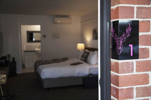 Daylesford Art Motel - Sunshine Coast Guide 8