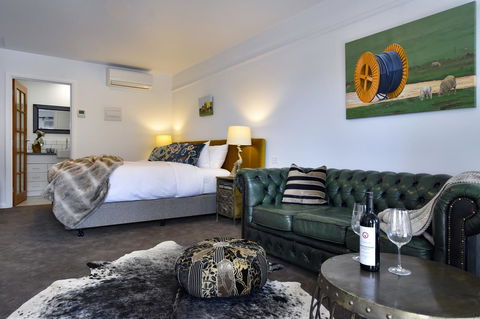 Daylesford Art Motel - Sunshine Coast Guide 6