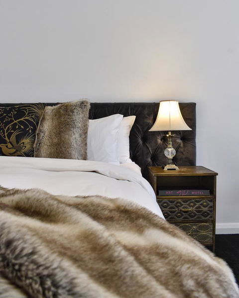 Daylesford Art Motel - Sunshine Coast Guide 15