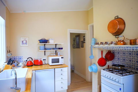 Healesville Apartments - Sunshine Coast Guide 18