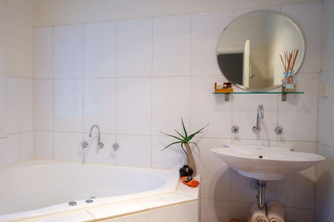 Healesville Apartments - Sunshine Coast Guide 4