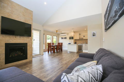 Amber Mist Villa Two - Sunshine Coast Guide 20