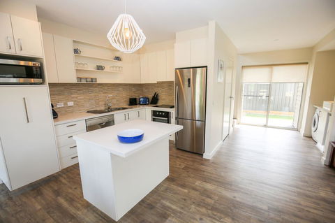 Amber Mist Villa Two - Sunshine Coast Guide 8