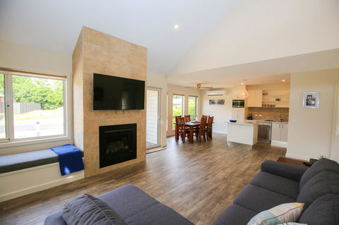 Amber Mist Villa Two - Sunshine Coast Guide 21