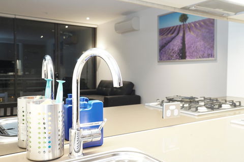 Auzzie Apartments Docklands, Melbourne - Sunshine Coast Guide 5