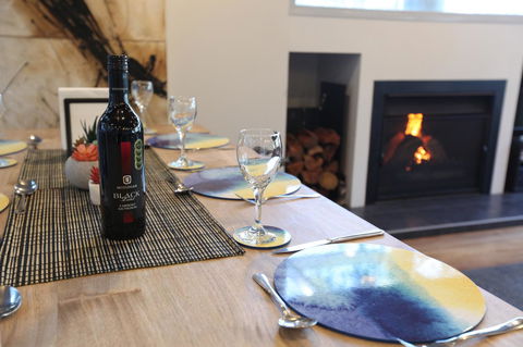 Lorne Luxury - Sunshine Coast Guide 9