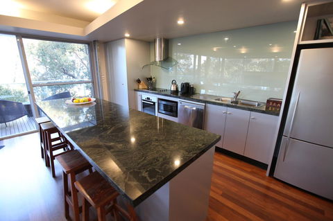 Lorne Luxury - Sunshine Coast Guide 11