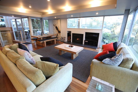 Lorne Luxury - Sunshine Coast Guide 8