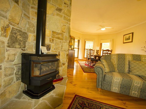 Angel's Rest - Sunshine Coast Guide 8