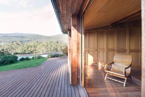 Kangaroo Manor - Sunshine Coast Guide 24