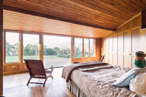 Kangaroo Manor - Sunshine Coast Guide 25