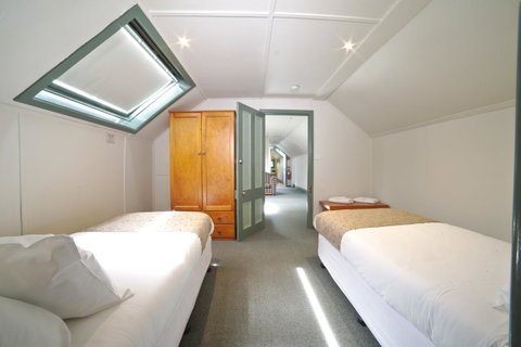 Ballarat Station Apartments - Sunshine Coast Guide 12