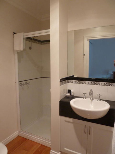 Beechwood Apartment - Sunshine Coast Guide 8