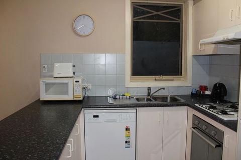 Australian Home Away @ Box Hill 2 Bedroom - Sunshine Coast Guide 8