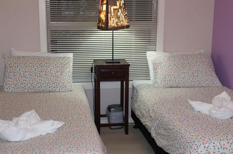 Australian Home Away @ Box Hill 2 Bedroom - Sunshine Coast Guide 4